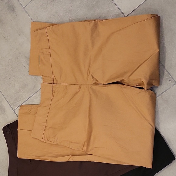 A bundle of Liz Claiborne pants - Picture 4 of 6